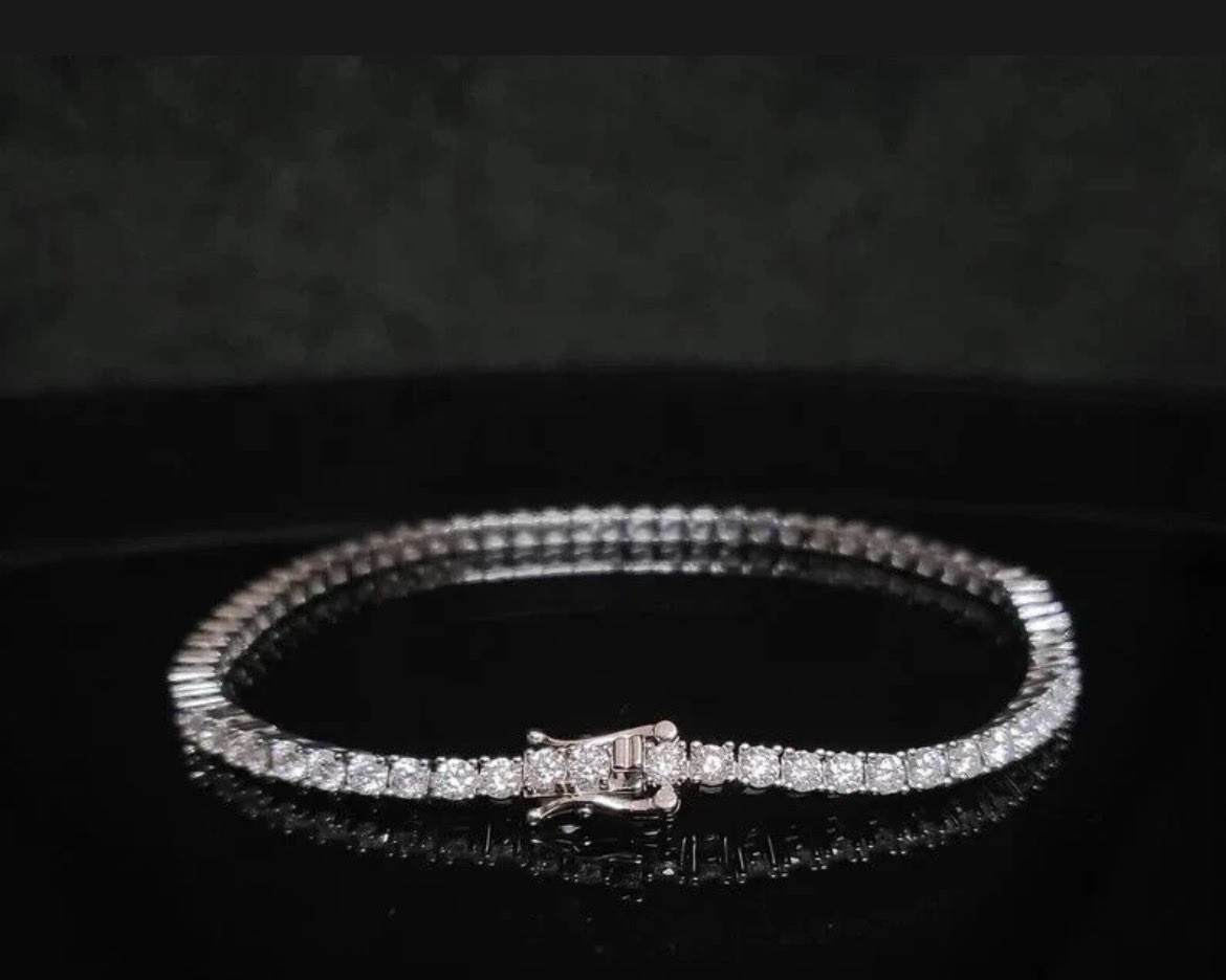 4CTW VVS1 LAB DIAMONDS Zales Tennis Bracelet 7 in Silver Tone.