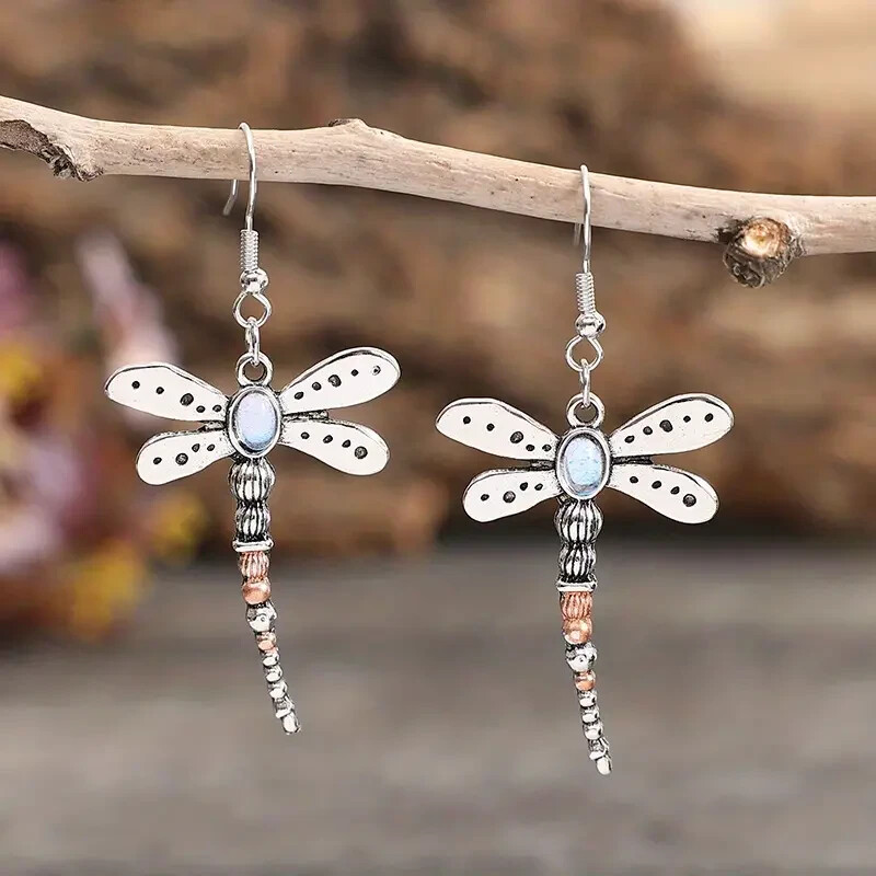 Retro Dragonfly Dangle Earrings Zinc Alloy Silver Plated Creative Jewelry Women