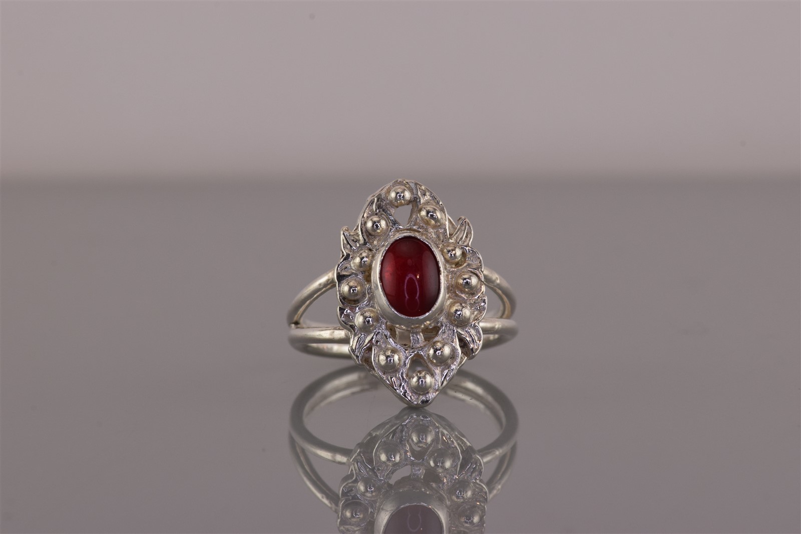 Sterling Silver Red Oval Solitaire Beaded Bezel Band Ring 925 Sz: 7