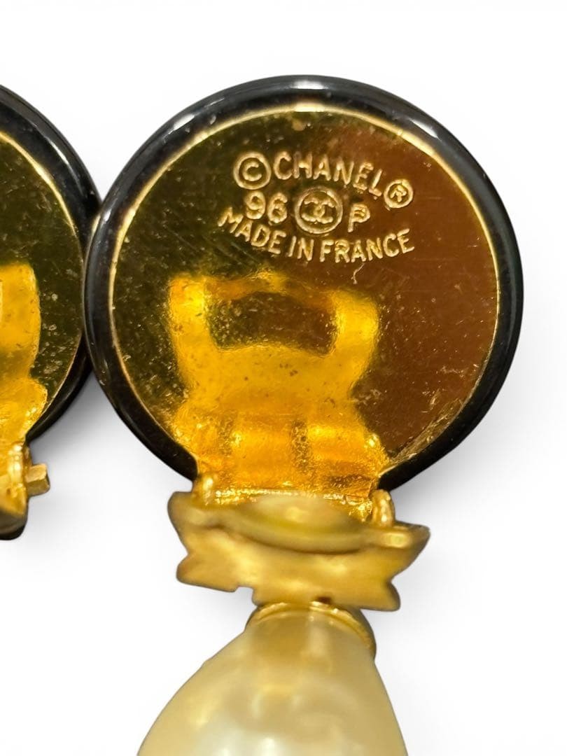 CHANEL Coco Mark Pearl Earrings 96P Gold Black Logo Clip-On Vintage Accessory