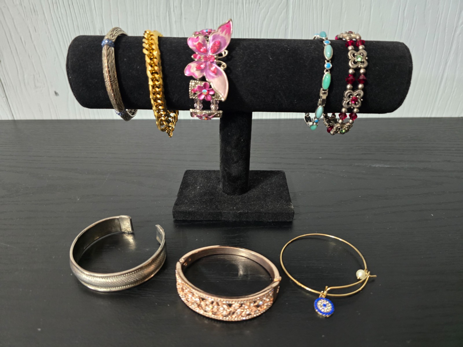 Mixed metal materials and colors Lot of 8 bracelets