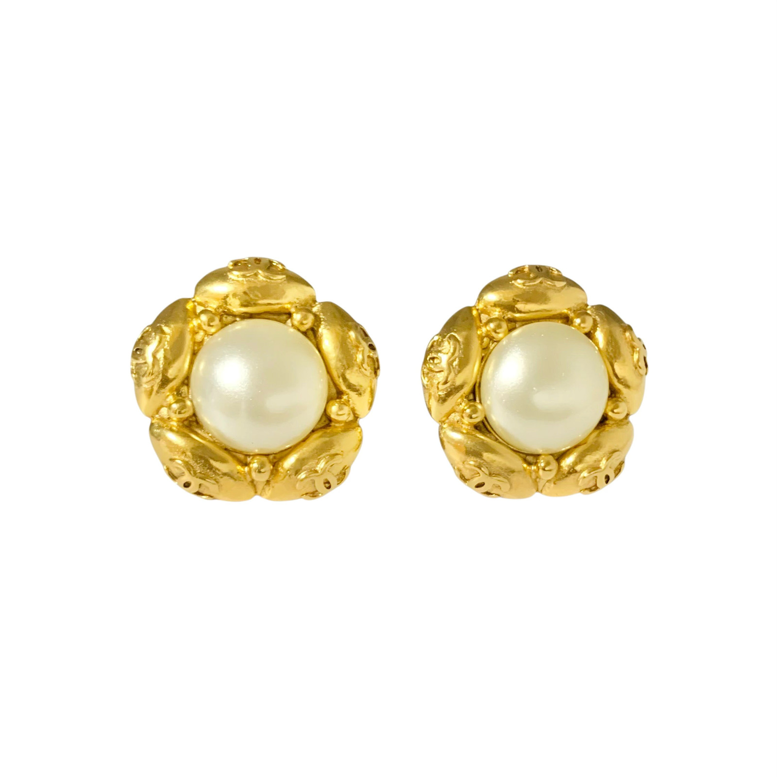 CHANEL Earrings 94A Coco Mark Pearl Beads Flower Studs Gold Logo Used