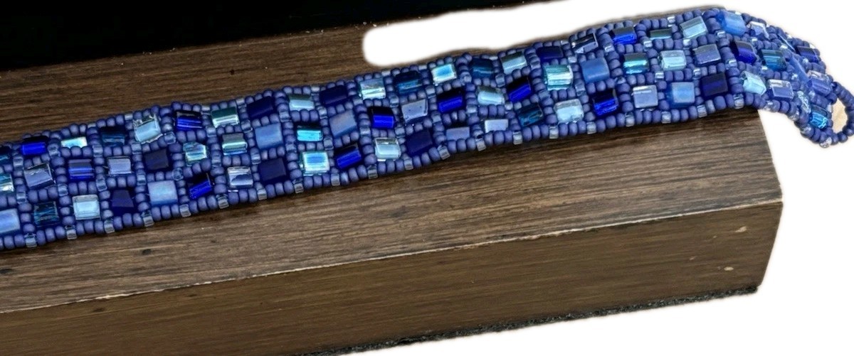 Royal Blue Beaded Bracelet/ Fits 7 In Wrist- Very Good Condition