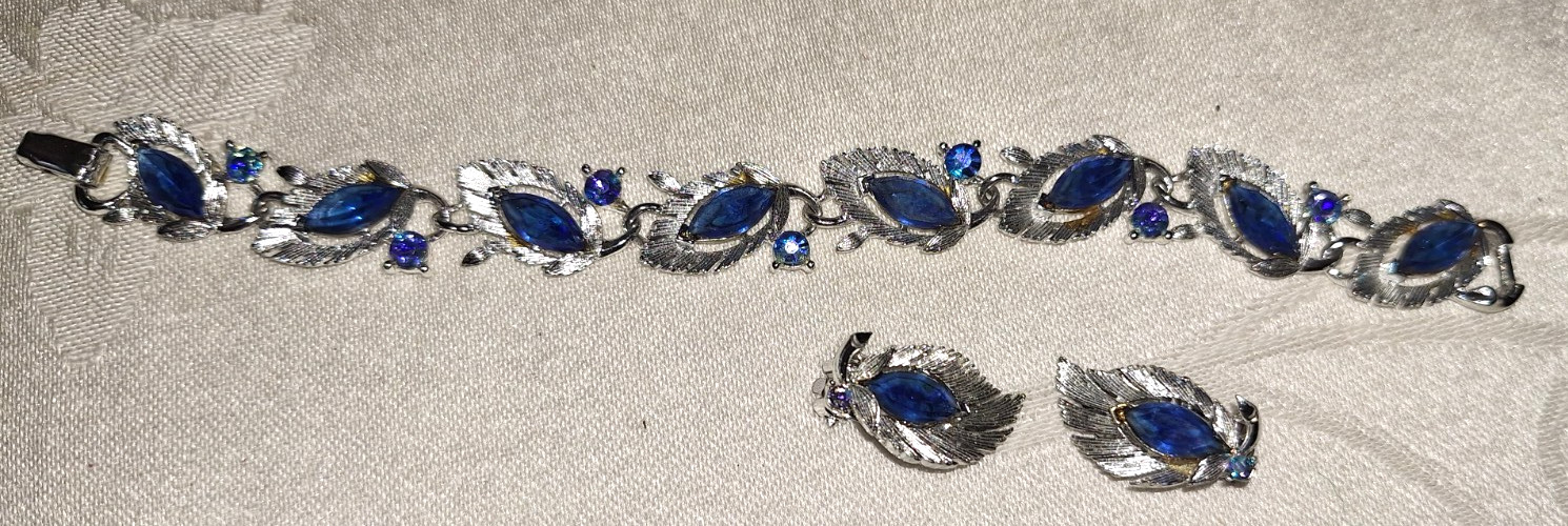 VINTAGE SIGNED LISNER EARRINGS & NECKLACE & PEARL & RHINESTONE SETS $49.99