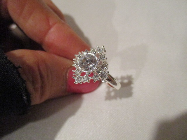 AVON Snowy Shimmer Collection Glass Stone Surrounded /Rhinestones Silvertone 10