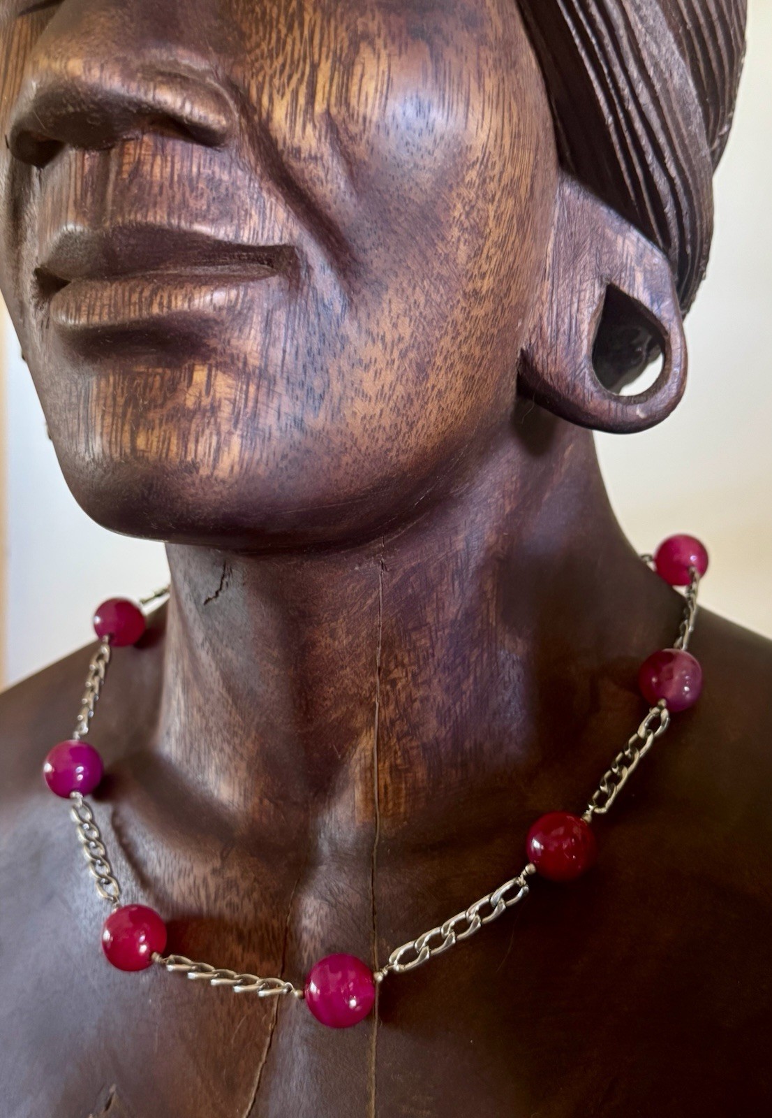 MCM Fuschia glass bead Necklace Figaro style Link Chain Lobster Clasp, HOT!!