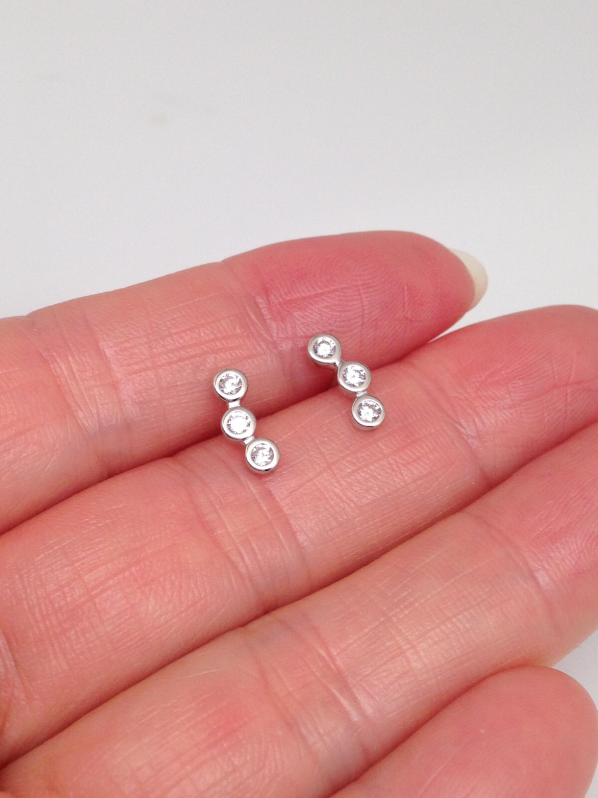 925 Sterling Silver Bezel Cz Three Stone Bar Stud Earrings Womens 9mm Tiny