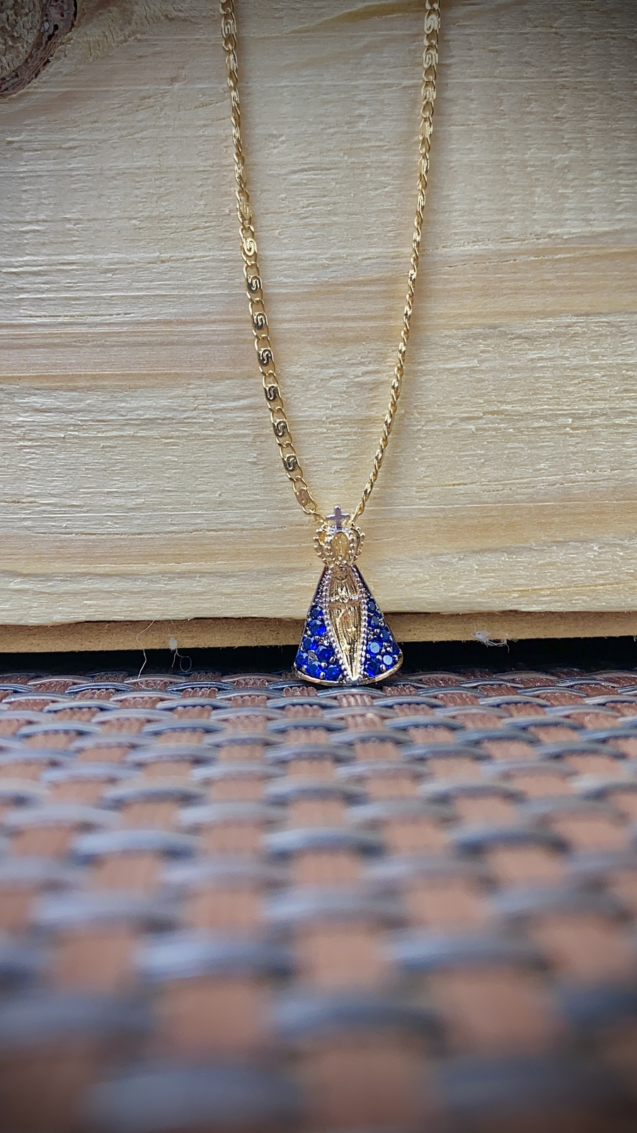 Womens Elegant Virgin Mary Necklace Snail Chain 20″ Virgin Aparecida Gold Filled