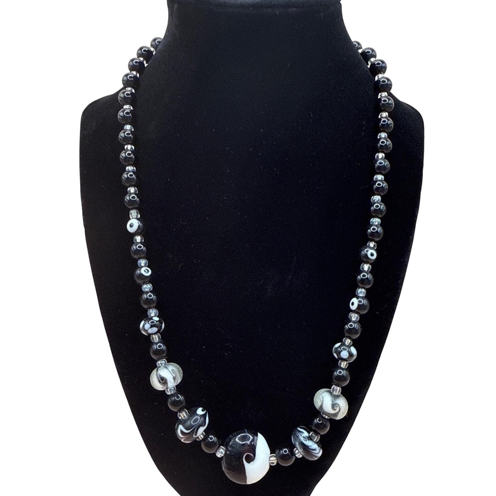 Art Glass Bead Necklace Fashion Jewelry 21″ Black and White