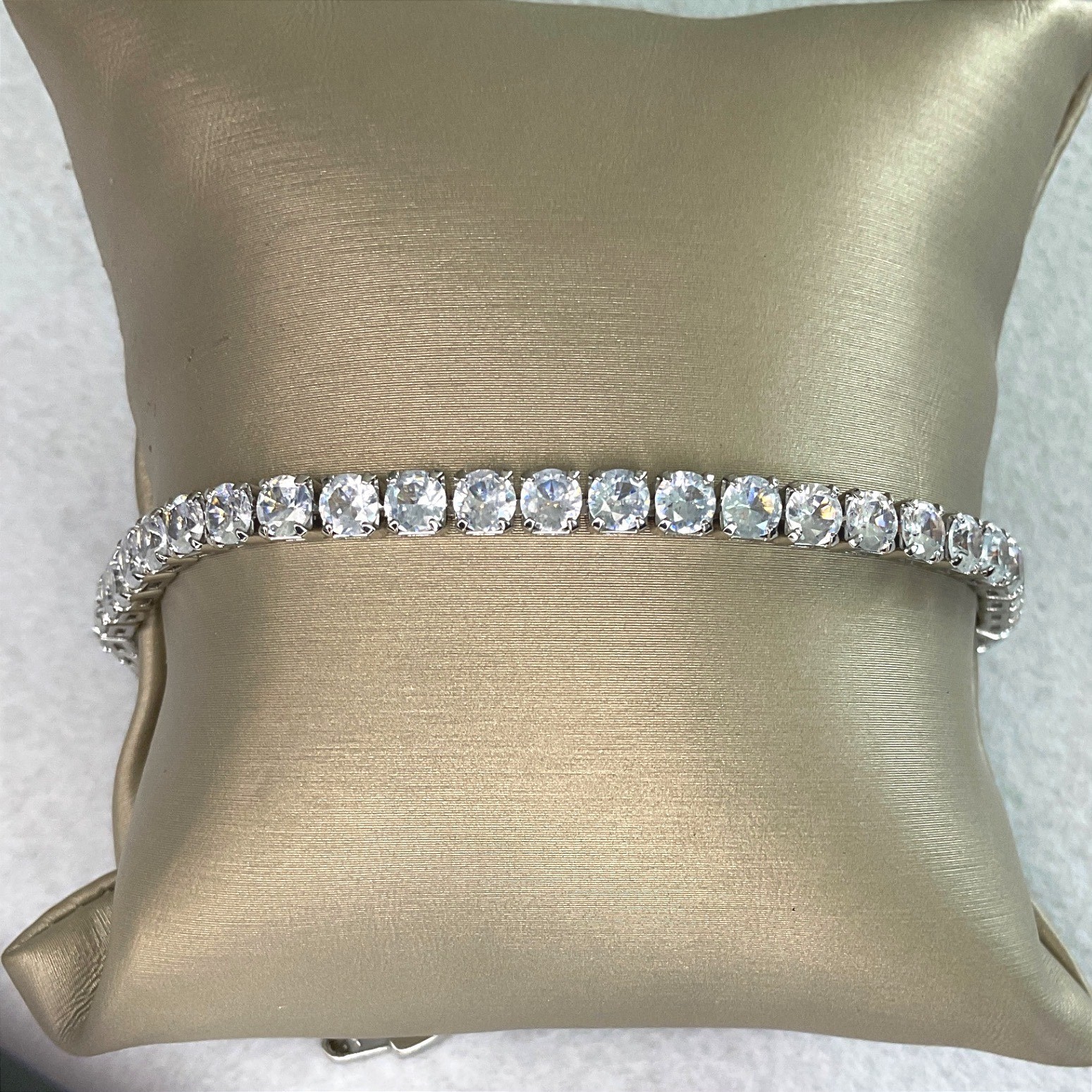 Tennis Bracelet Cubic Zirconia Silver Tone Box Clasp Elegant New 7.25″ New