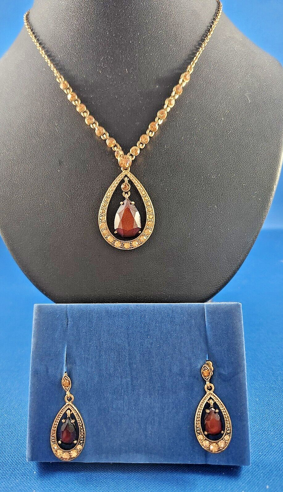 AVON Topaz Colored Teardrop Earrings Dangle Gift Set Rhinestones NEW 2007