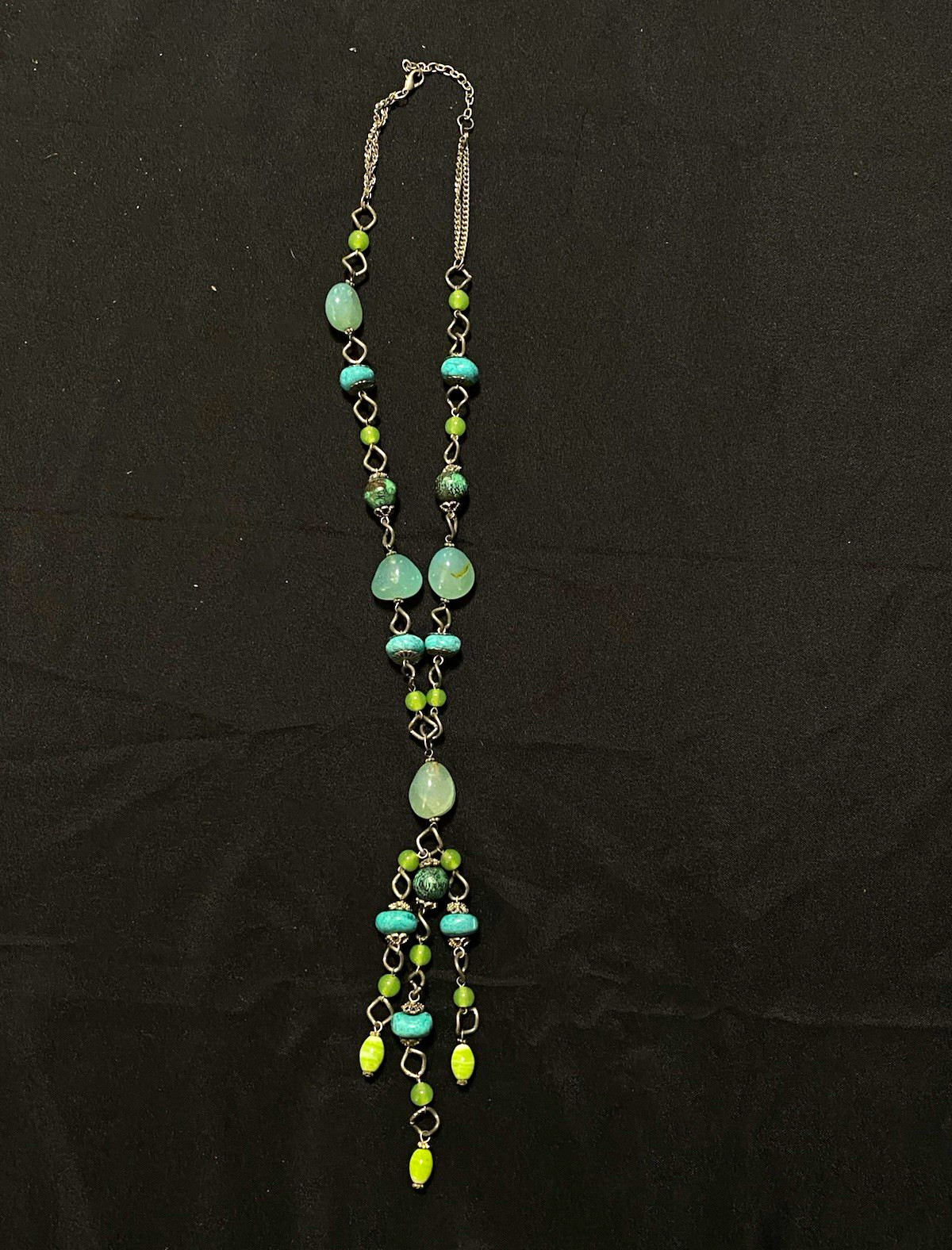 Green Oval Beaded Tassel Dangle Pendant Necklace, Cable Chain, Lobster