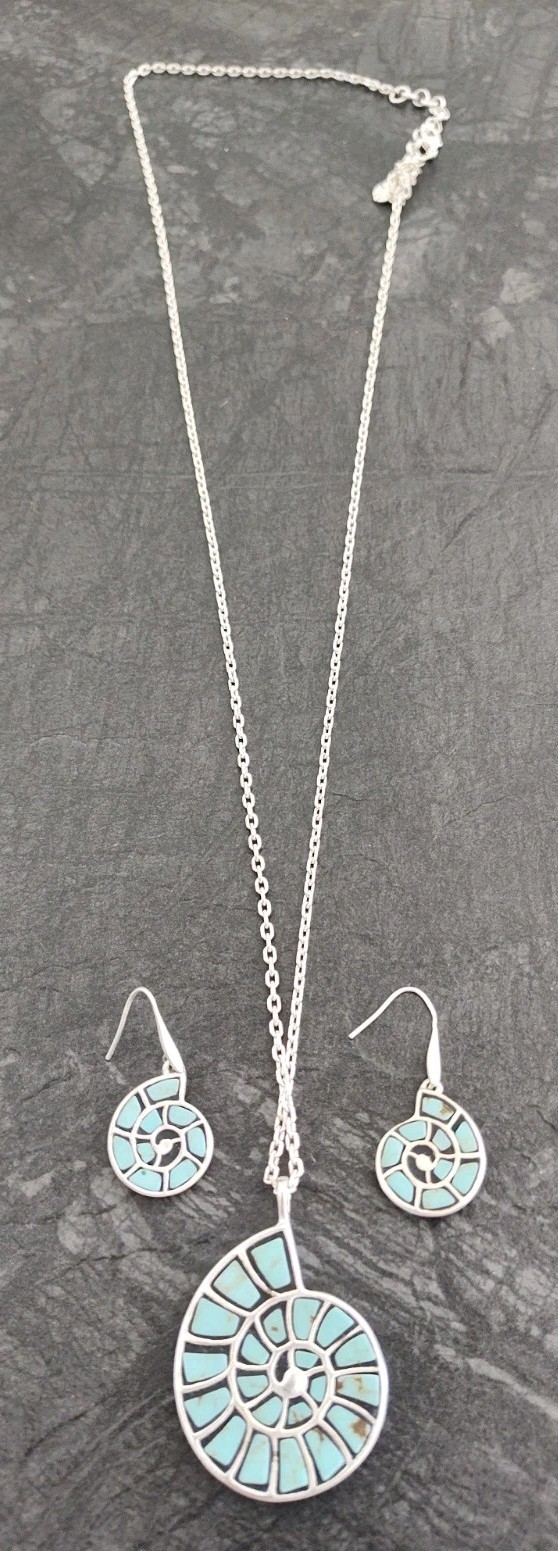 Lucky Brand Silver Tone Stone Inlay Nautilus Shell Necklace And Earring Set