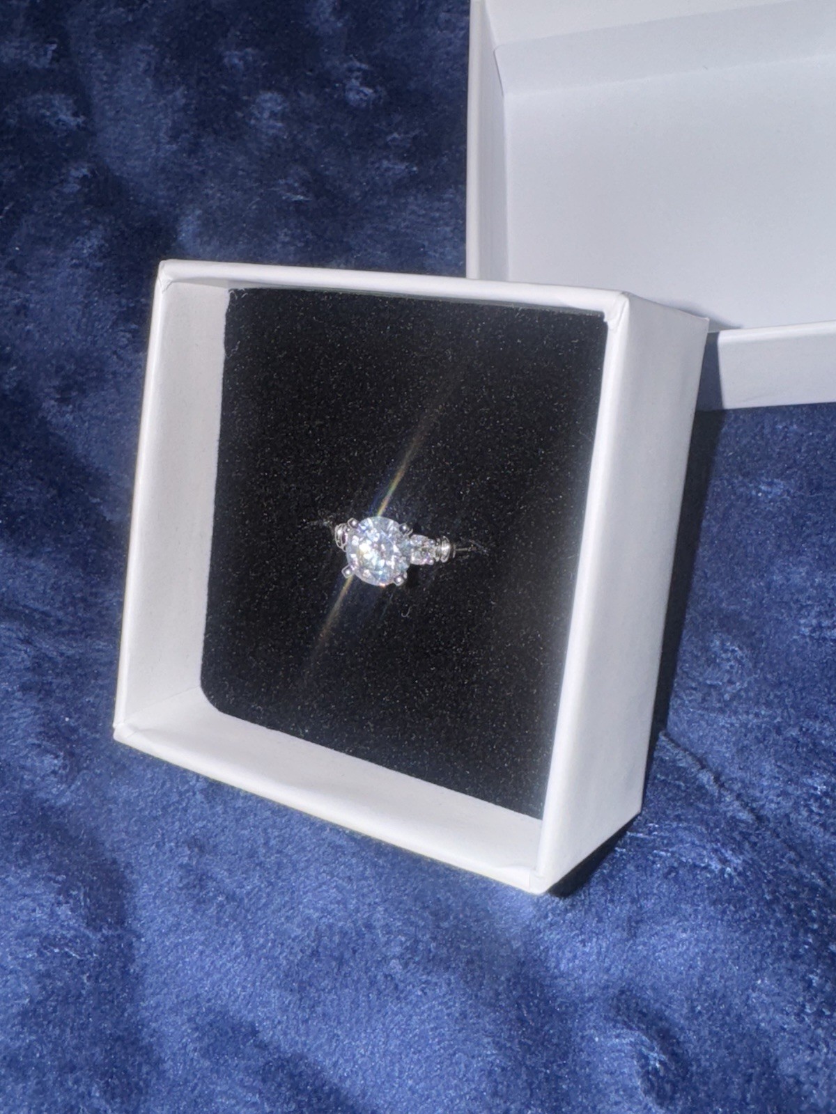 Cubic Zirconia Silver Tone Ring Size 6. Brand New Never Worn Great Condition