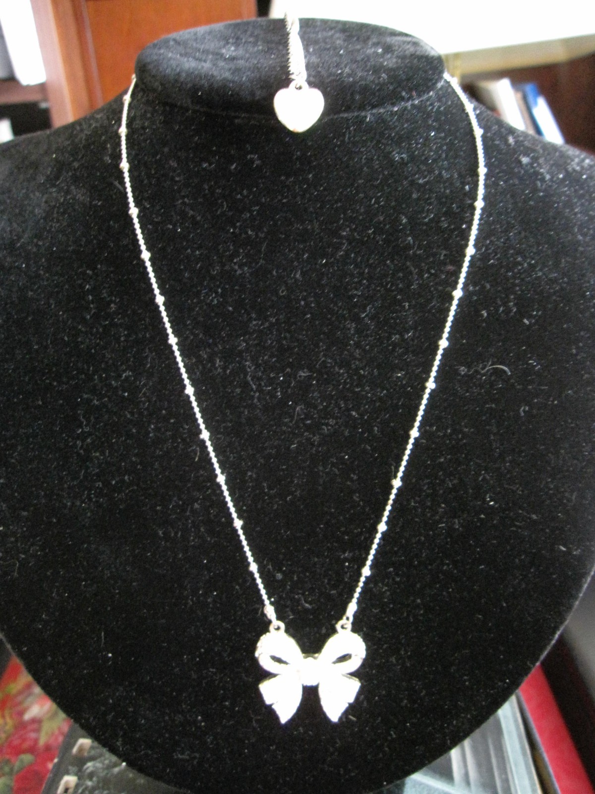 Rhinestone Bow Betsey Johnson NECKLACE Beaded Chain 16″ w 3″ extender