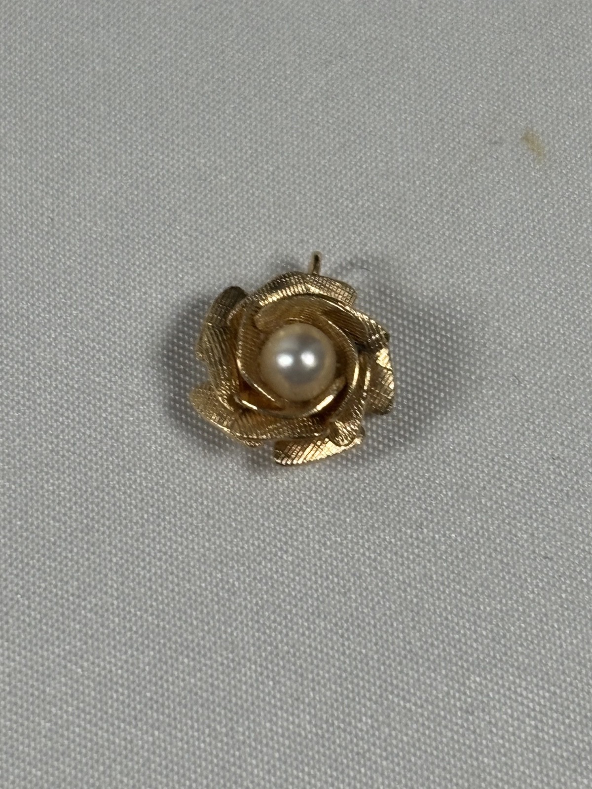 12k Gold Filled Flower Pendant