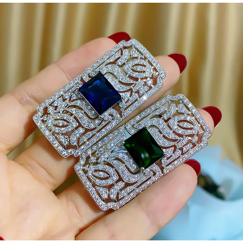 Luxury Geometric Medal Brooch Simple Clothing Pin Crystal Jewelry Badge