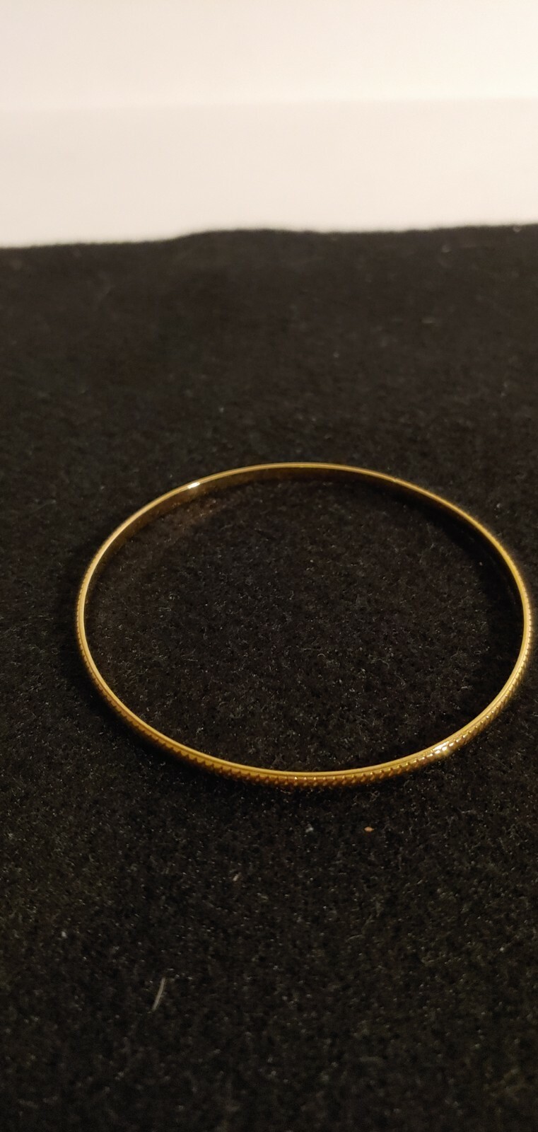 NARROW GOLD TONE BANGLE BRACELET ( 2 5/8in Dia )