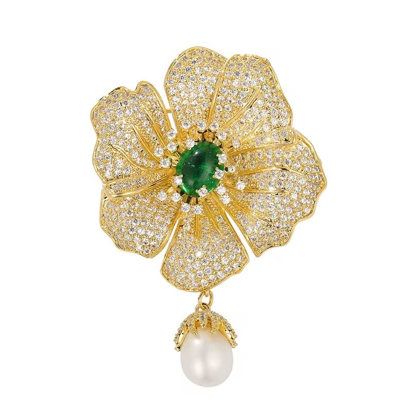 Luxury Gold Flower Brooch – Simulated Clear Crystals & Green Center Stone