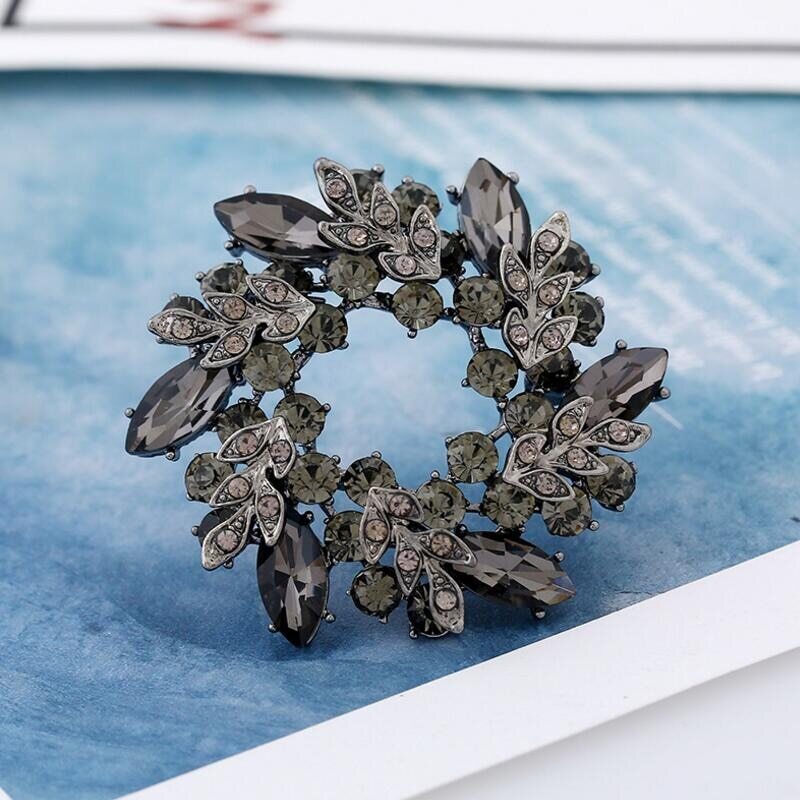 1PCS Flower Crystal Brooches For Women Rhinestone Fashion Elegant Brooch Pin