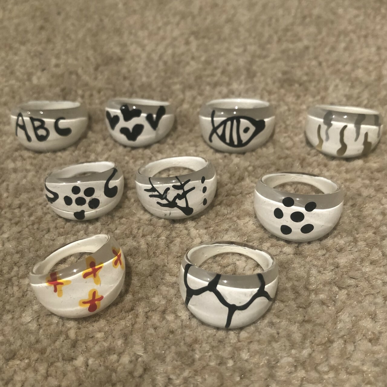 Coloured Dome Lucite Plastic Resin Ring with Different Designs – Retro 80’s NEW