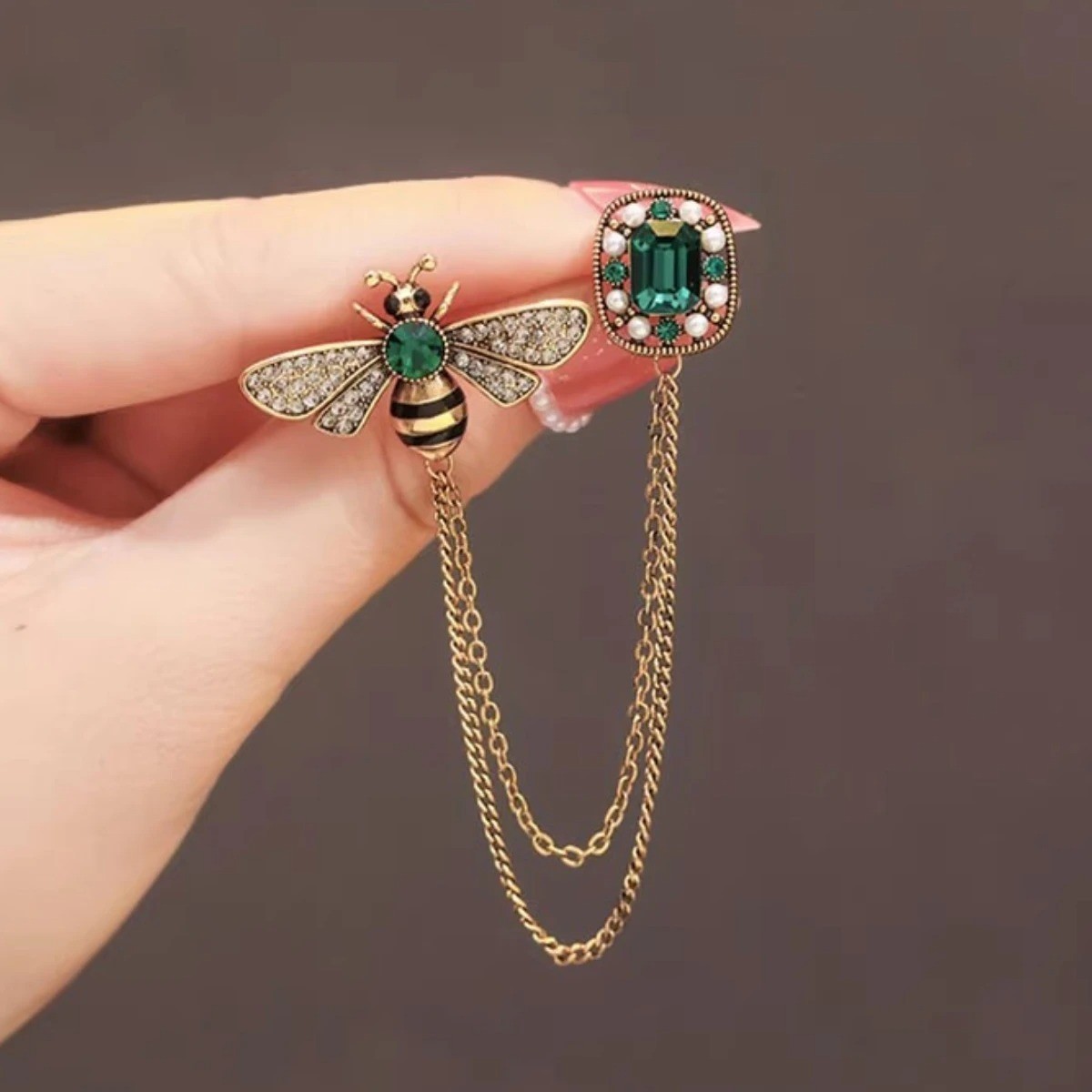 Bee Crystal Brooch Pin Tassel Luxury Women Sweater Jacket Fashion Jewelry Gift
