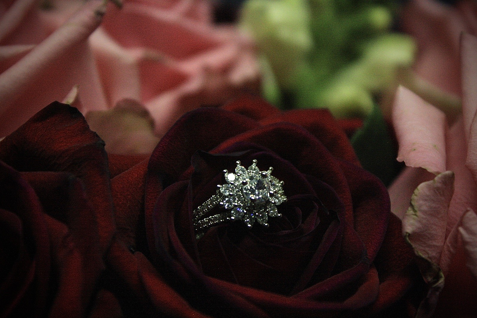 Clear White Crystals SunShine Shaped Silver Ring Band