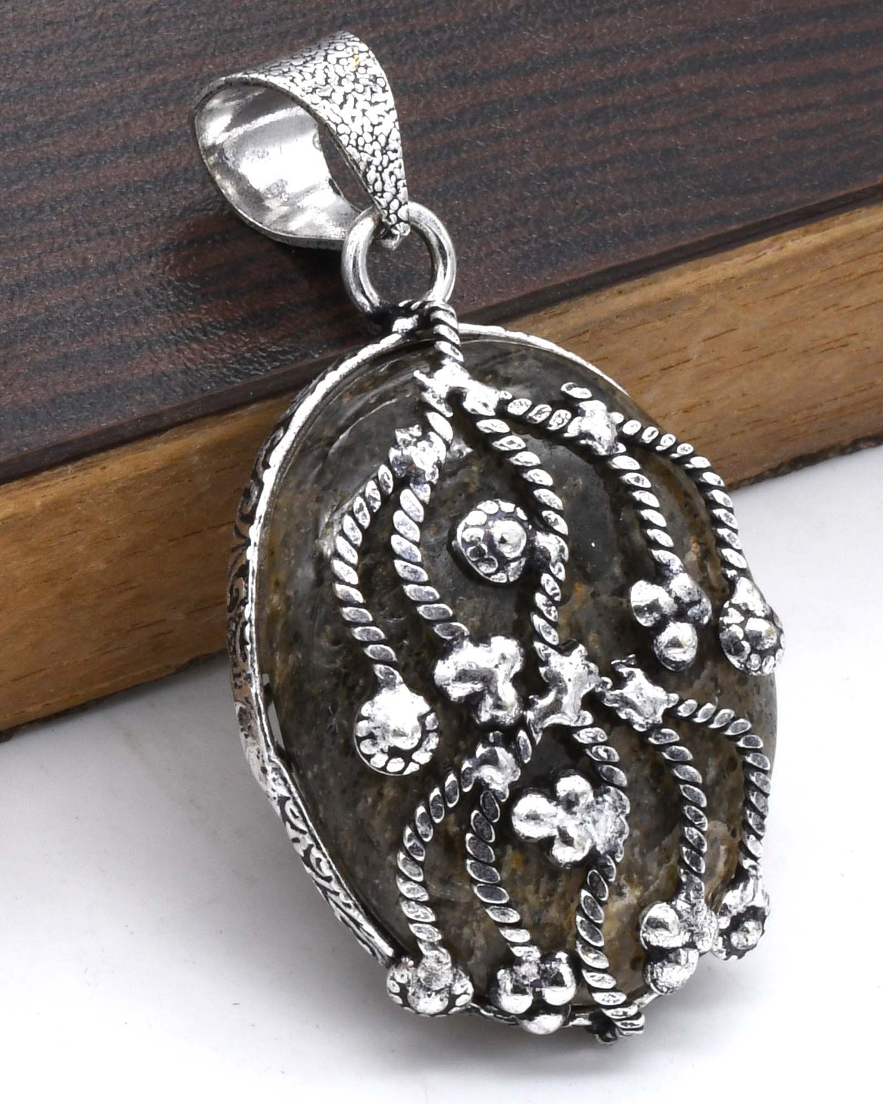 Black Rutile Natural Gemstone Pendant Jewelry 0.8″ P 4324