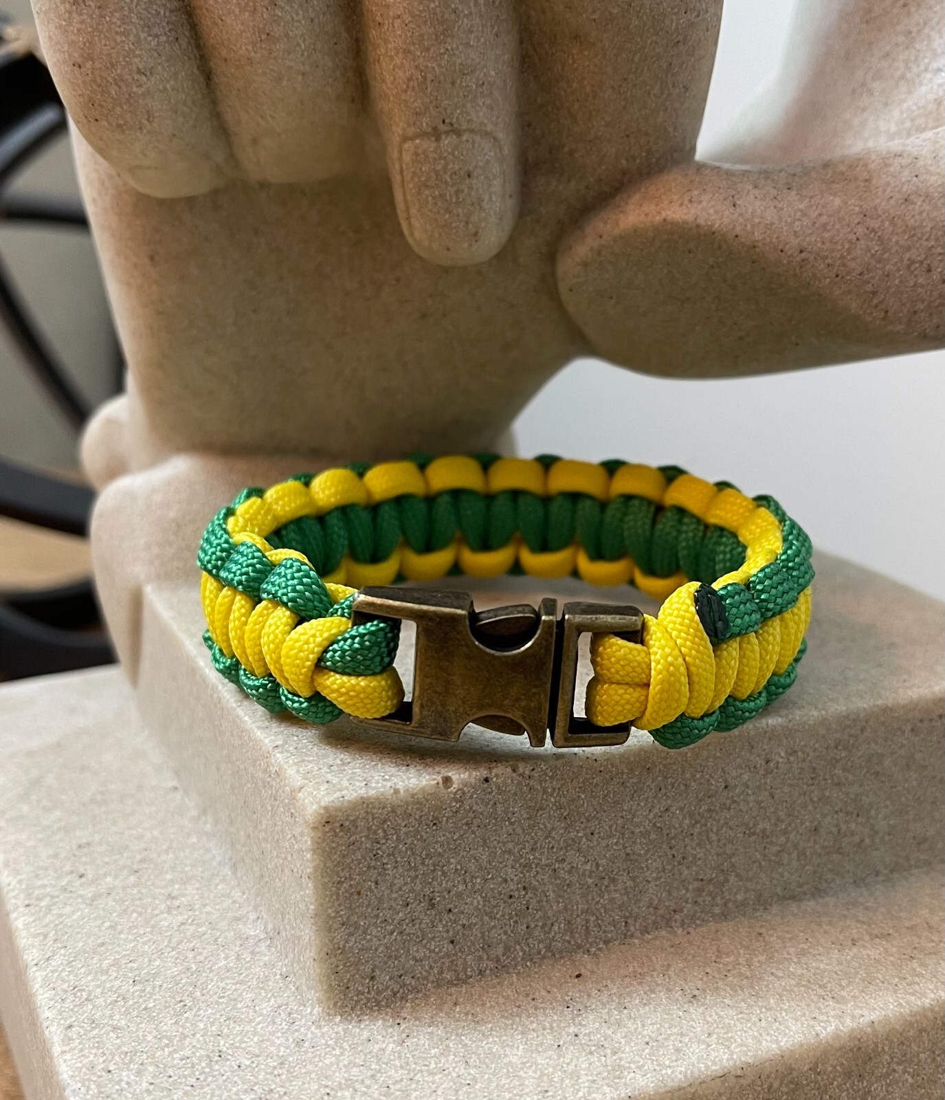 Paracord Bracelet with Yellow and Kelly-Green Color – Cobra Weave Style