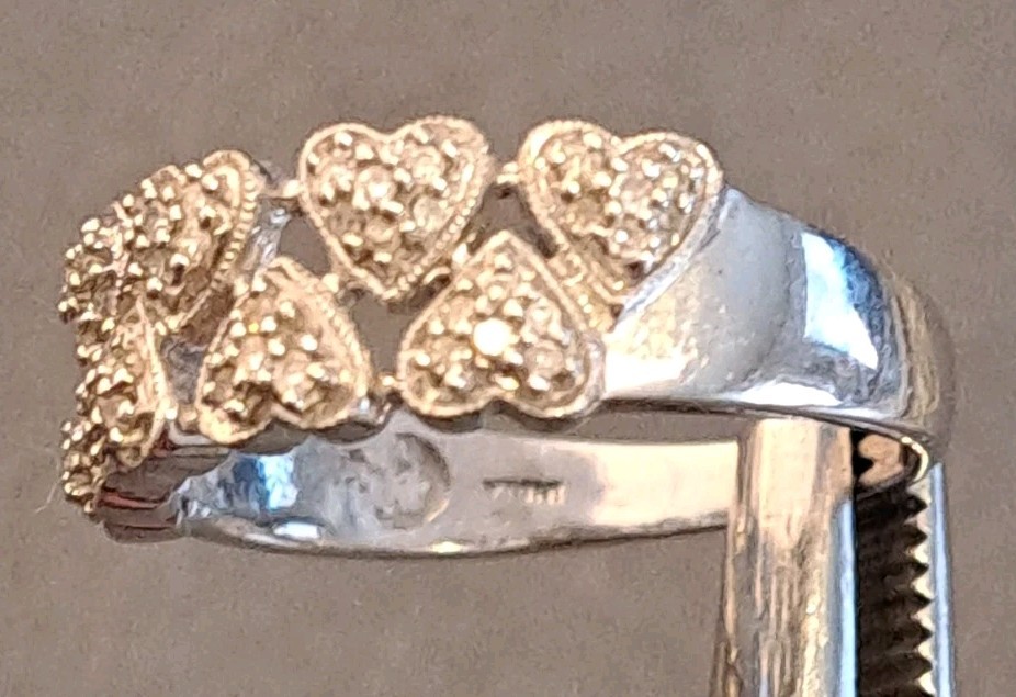 JWBR Sterling Silver & CZ HEART Design Tapered Band Ring Size 8 Kay Jewelers