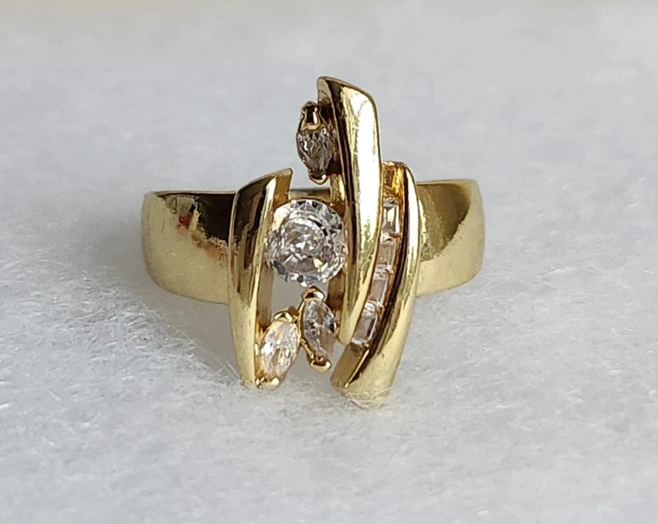 1.50Ct Moissanite Pear Cut Bypass Women’s Wedding Ring 14K Yellow Gold Plated