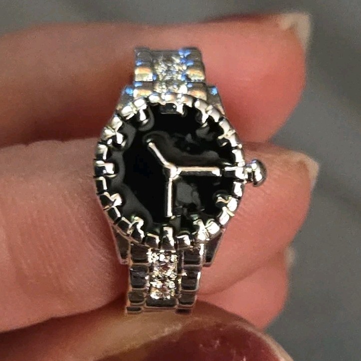 Silver Tone Cocktail Band Ring Round Black Clock Stone Size 8 Brand New