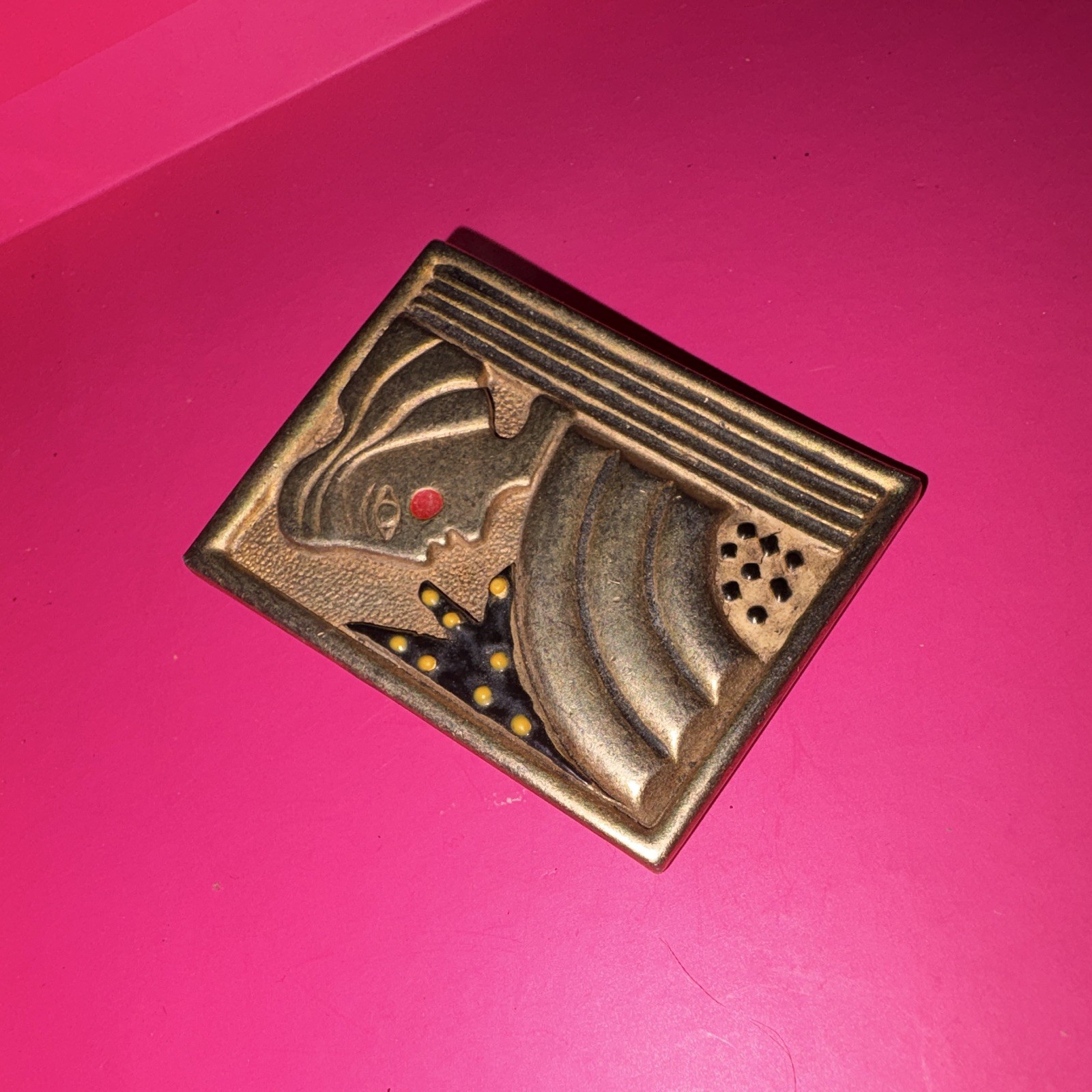 Gold Tone Rectangle Art Deco Lady Brooch Pin Metal Black Red