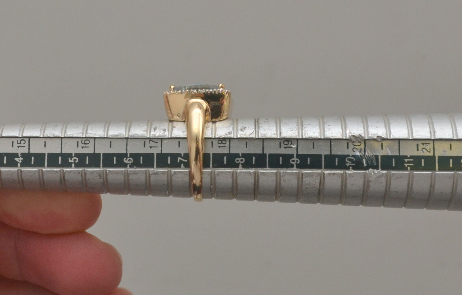 14K Yellow Gold Ring Size 7.25 Diamond Halo 6.0g Bold Statement Design DR1 lot