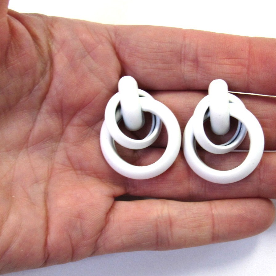 Summer White Twist Loop Design Pierced Earrings # 027 New