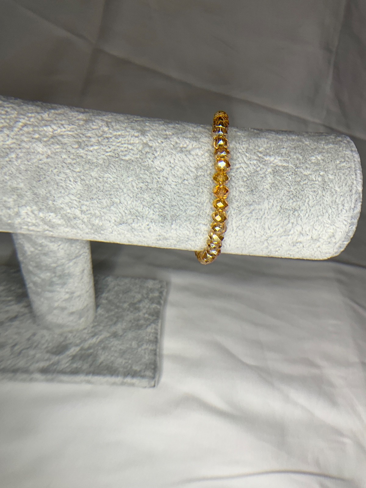 Set of 8 Gold & Champagne Beaded Stackable Bracelets – Excellent Condition