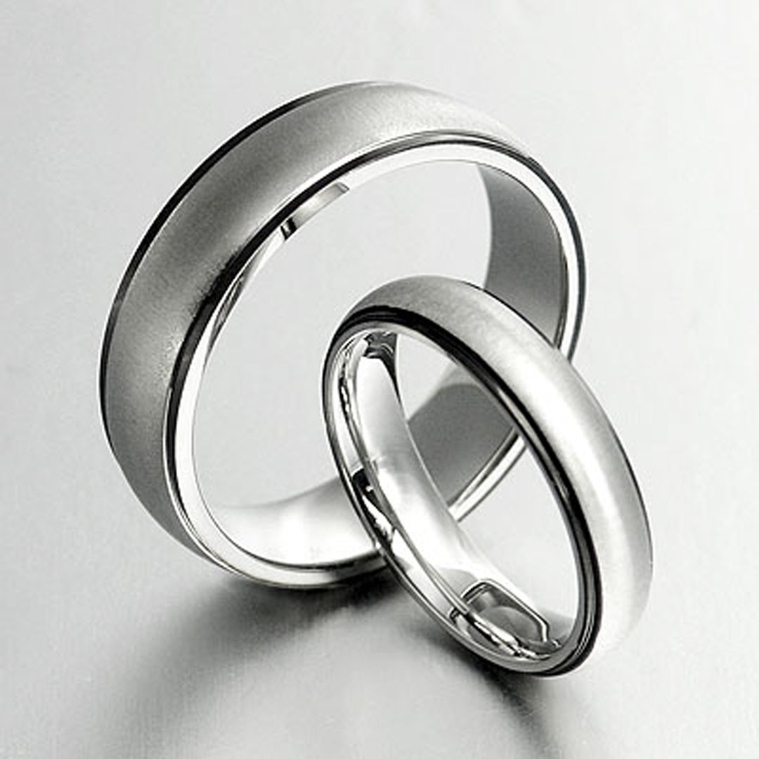 Groom & Bride Silver Black Wedding Anniversary Bands Titanium Rings Set