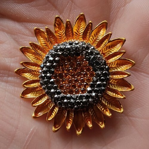 Vintage Style Realistic Sunflower Brooch / Pendant Shawl Pin
