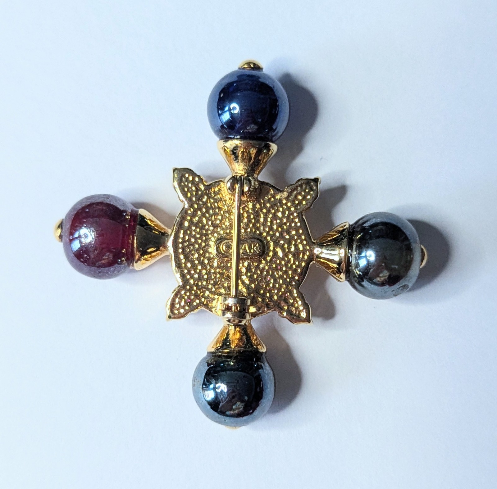 VINTAGE JEWELRY BROOCH MALTESE CROSS ANNE KLEIN GRIPOIX GLASS CROWN GOLD TONE