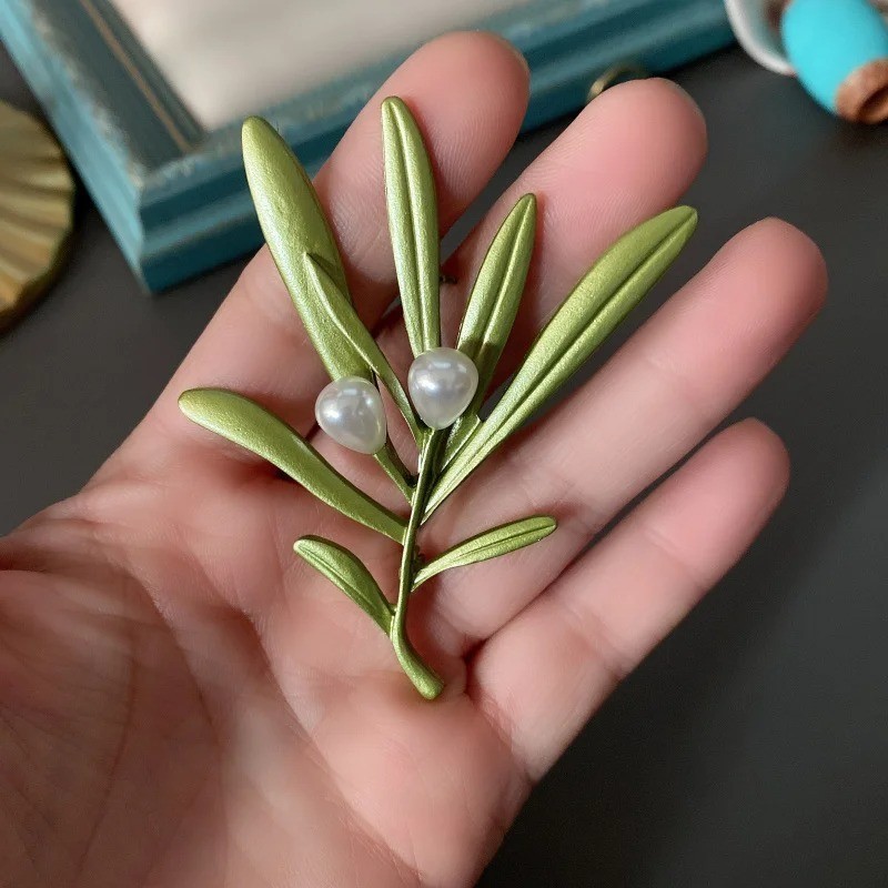 Vintage Enamel Leaf Branch Brooch Pin with Pearls Women Costume Jewelry Gift New
