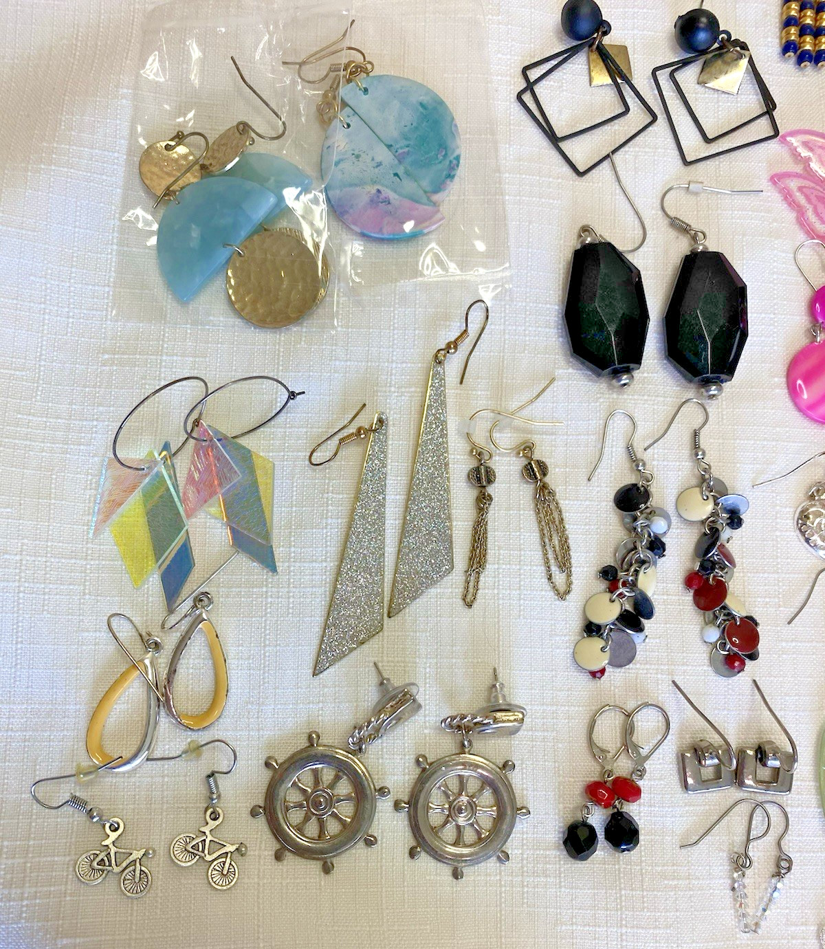 COSTUME EARRINGS Lot 81 Pairs Dangle Drop Beaded Metal Vintage to Modern Mix