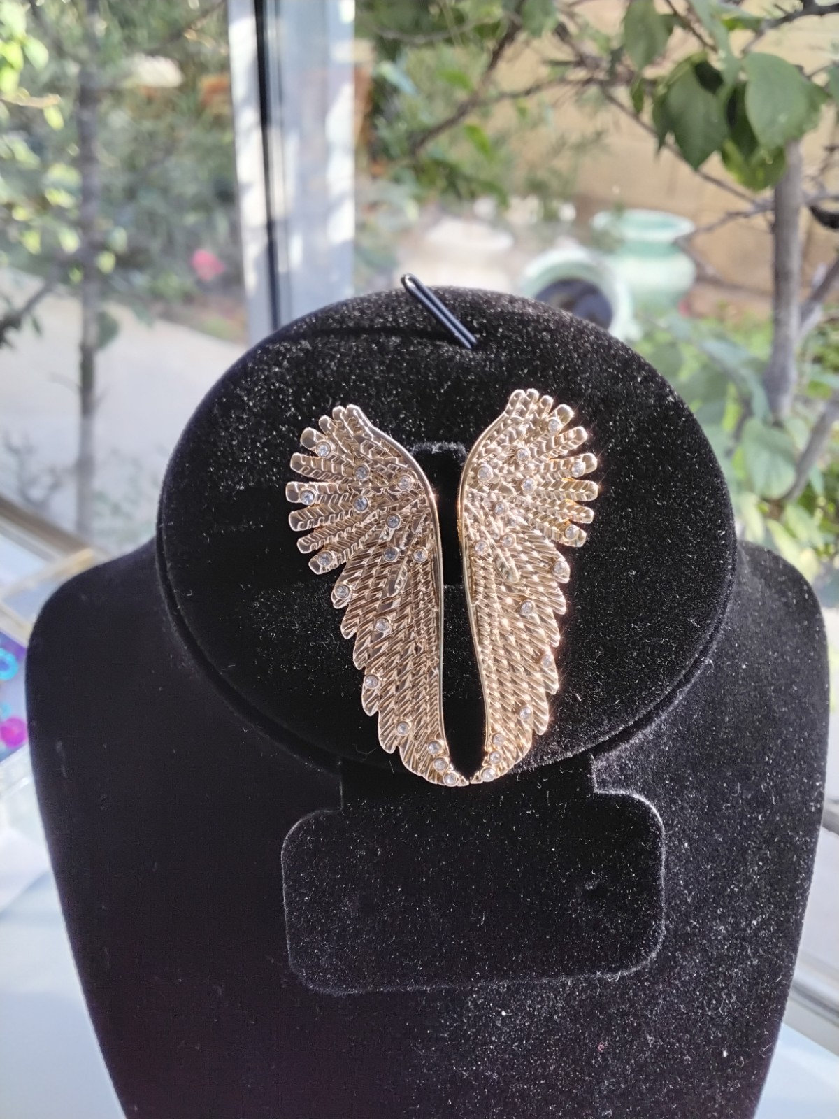 VICTORIA’S SECRET CRYSTAL ANGEL WINGS RING (ORIG IN BOX) GOLD TONE SIZE 6,7,8,9