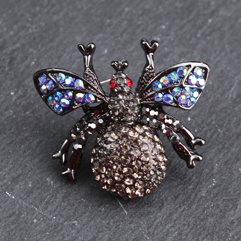 Vintage Creative Personality Cute Bee Brooch