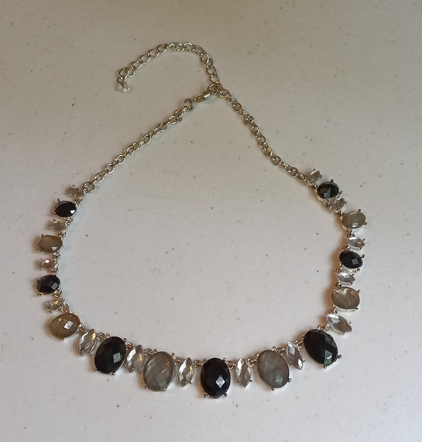 Silver Tone Round Link Chain Necklace Faceted Black Gray Crystals