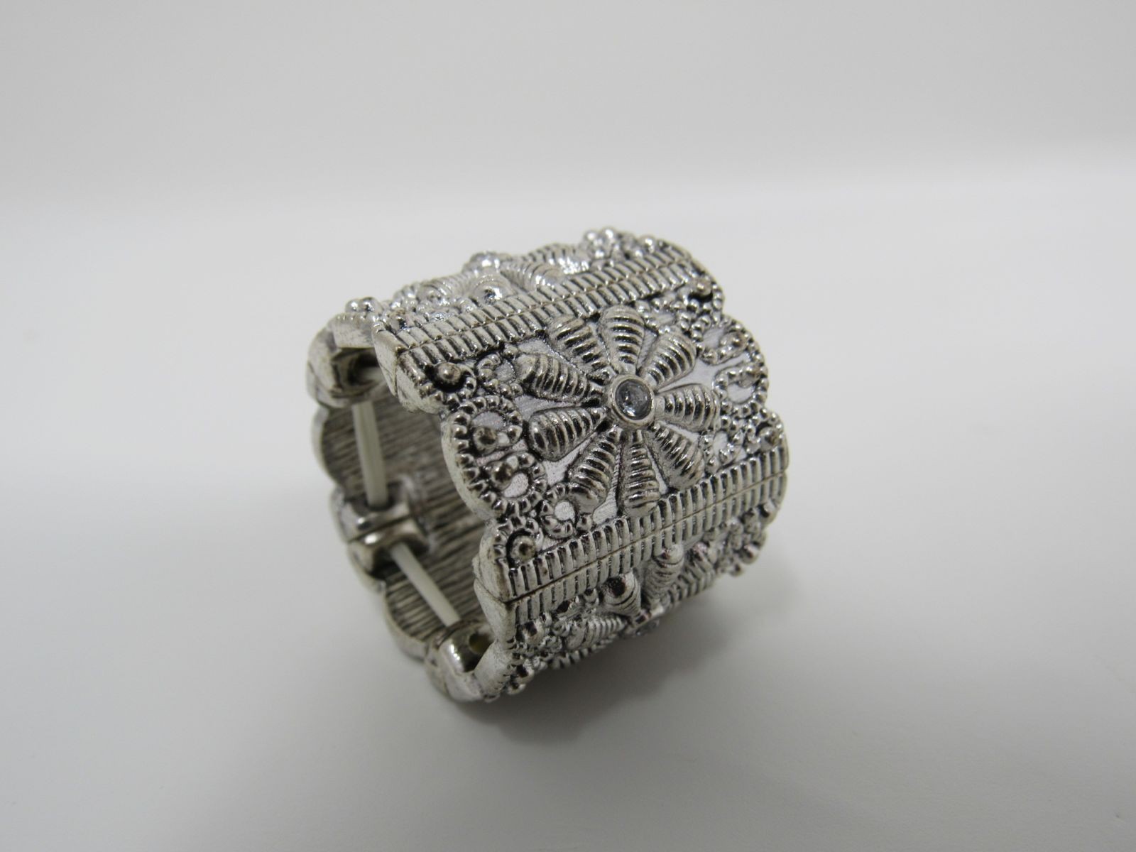 Designer Fashion Ring Silver Small Clear Gems Female Adult Size 6 Floral