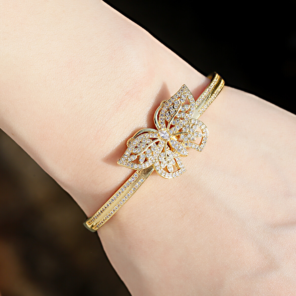 Luxury Adjustable Zircon Leopard Head Butterfly Opening Bracelets Women Jewelry
