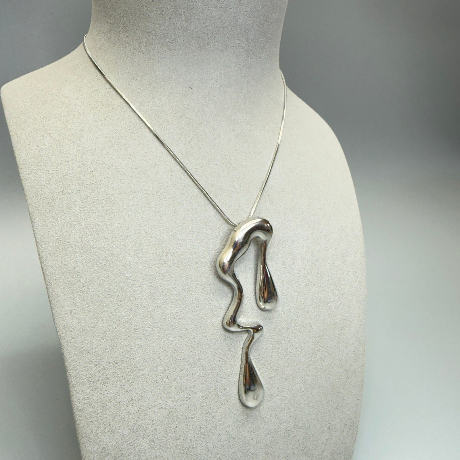 Silver Tone Brutalist Liquid Drip Pendant Snake Chain Necklace 16″ Abstract Chic