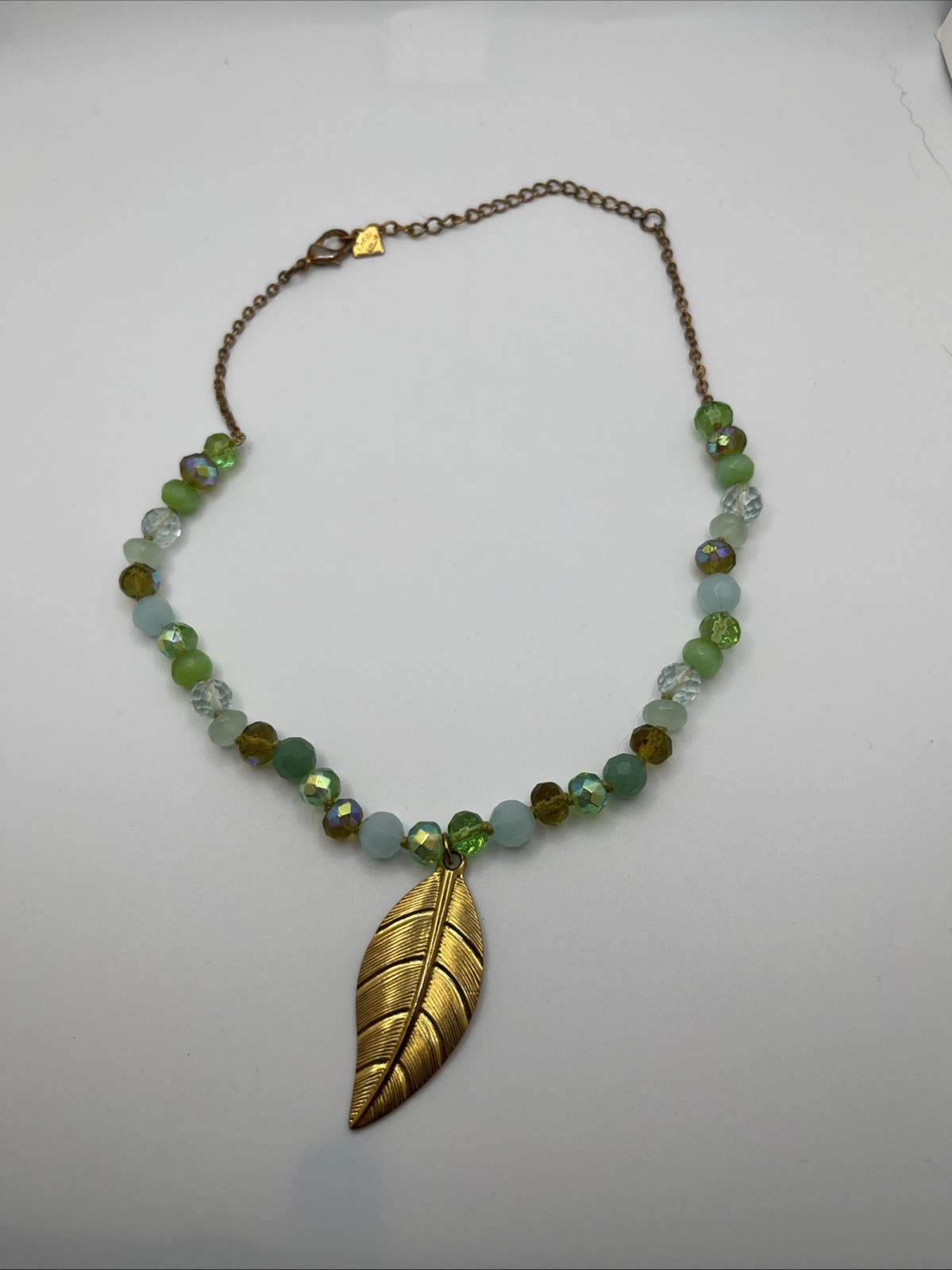Cookie Lee Green Glass Bead & Gold Tone Leaf Necklace 14-18”
