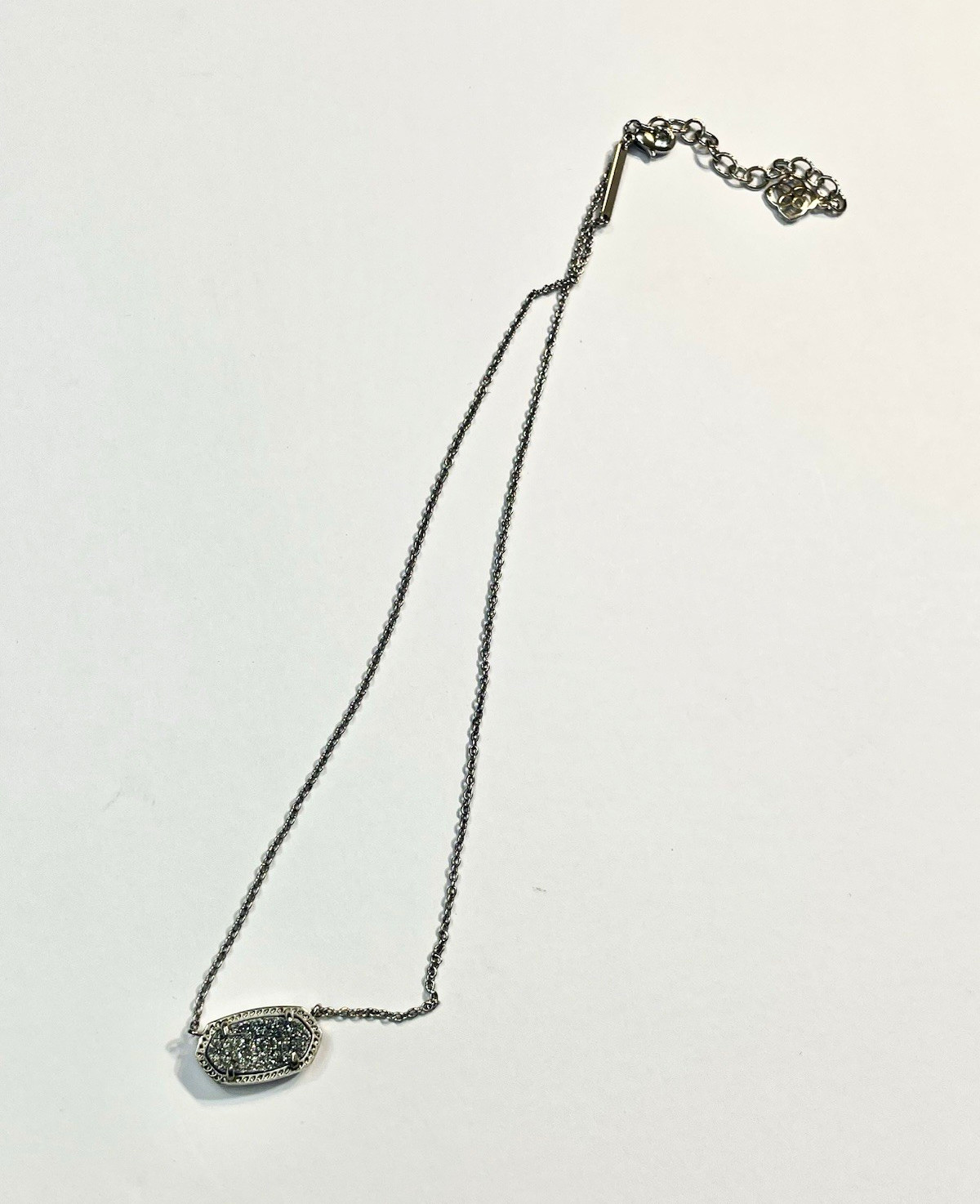 NWOT Kendra Scott Elisa Pendant Necklace – Silver / Platinum Drusy