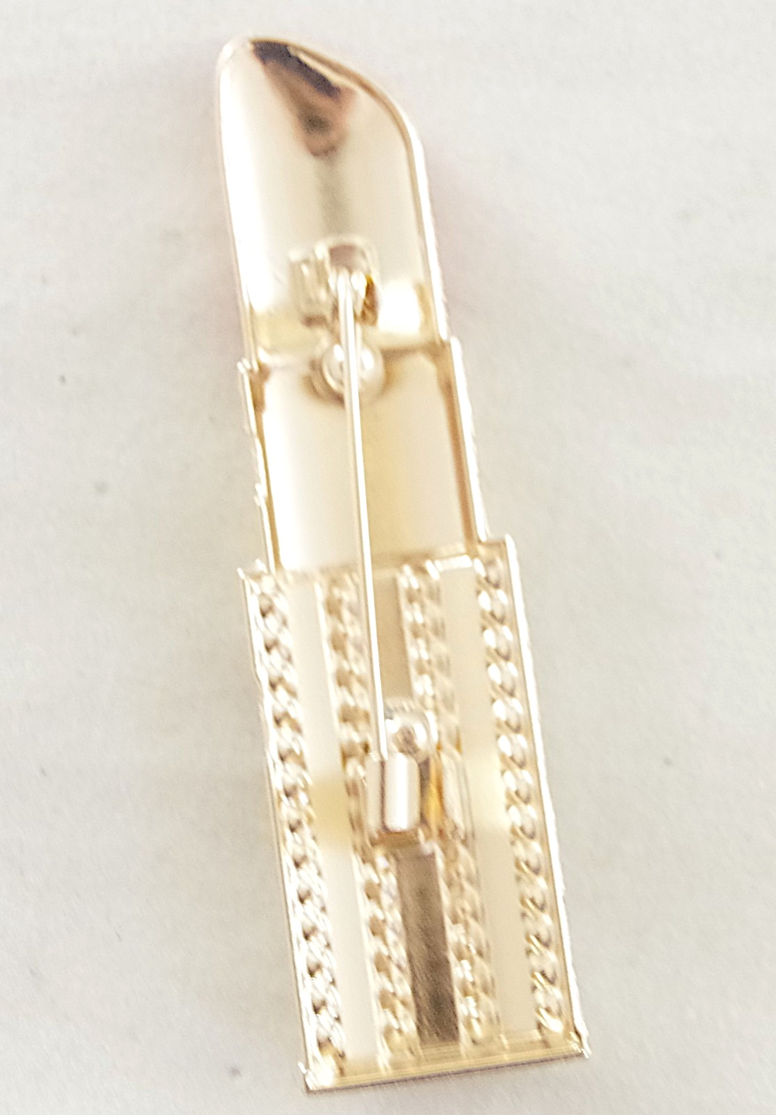 2.5″ BETSEY JOHNSON RED LIPSTICK TUBE RHINESTONE, ENAMEL & GOLD TONE BROOCH PIN